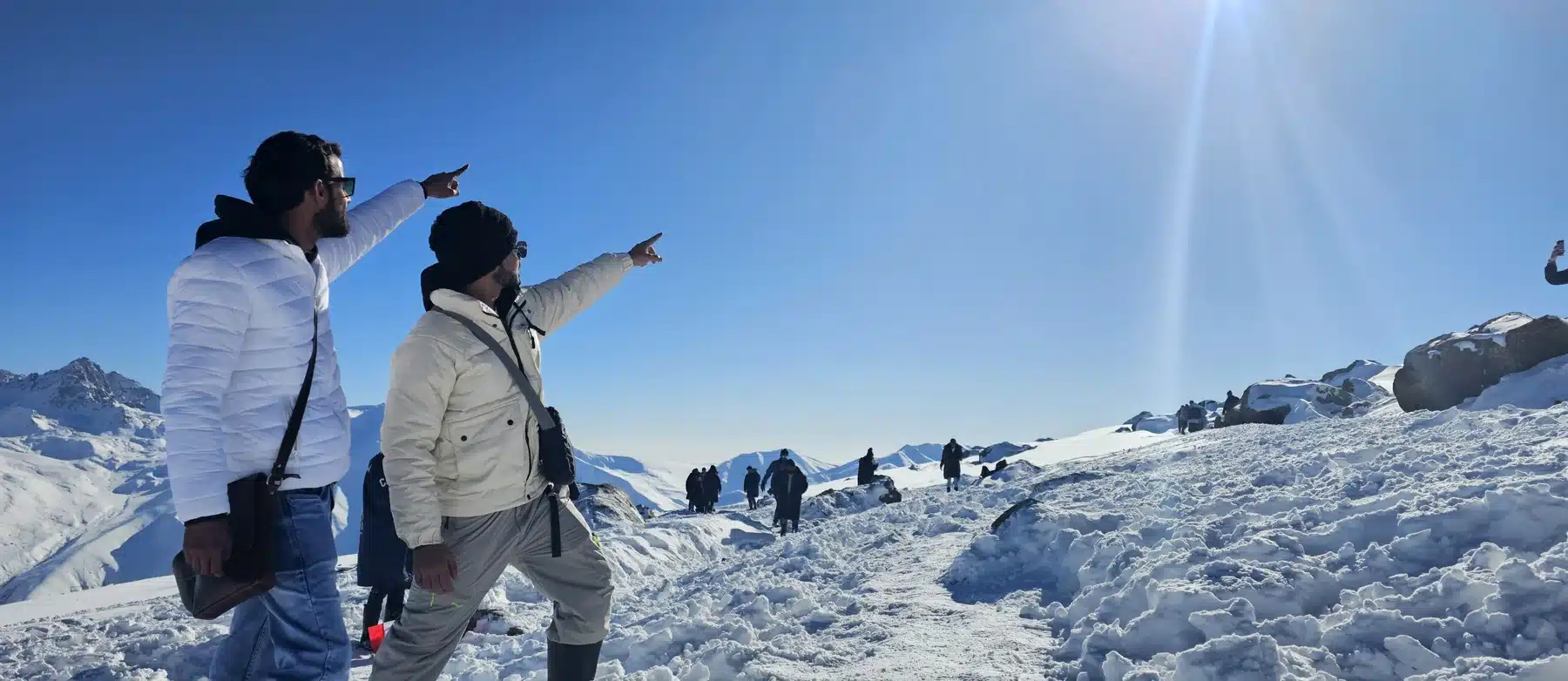 Guests at Apharwat peak, Gulmarg