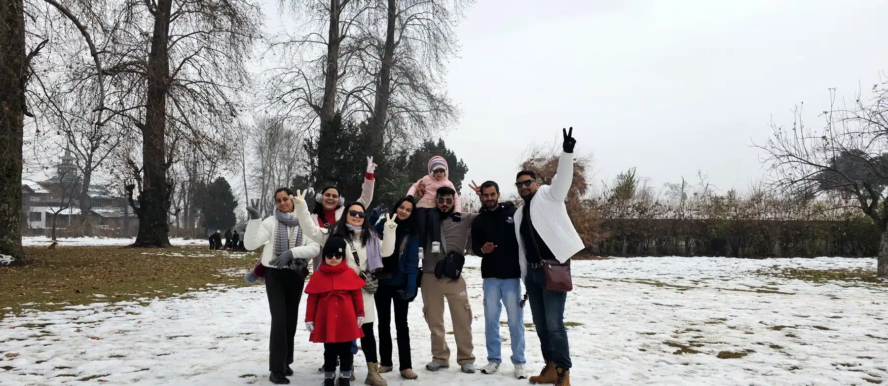 Suzu Travels guests in the snow in Kashmir