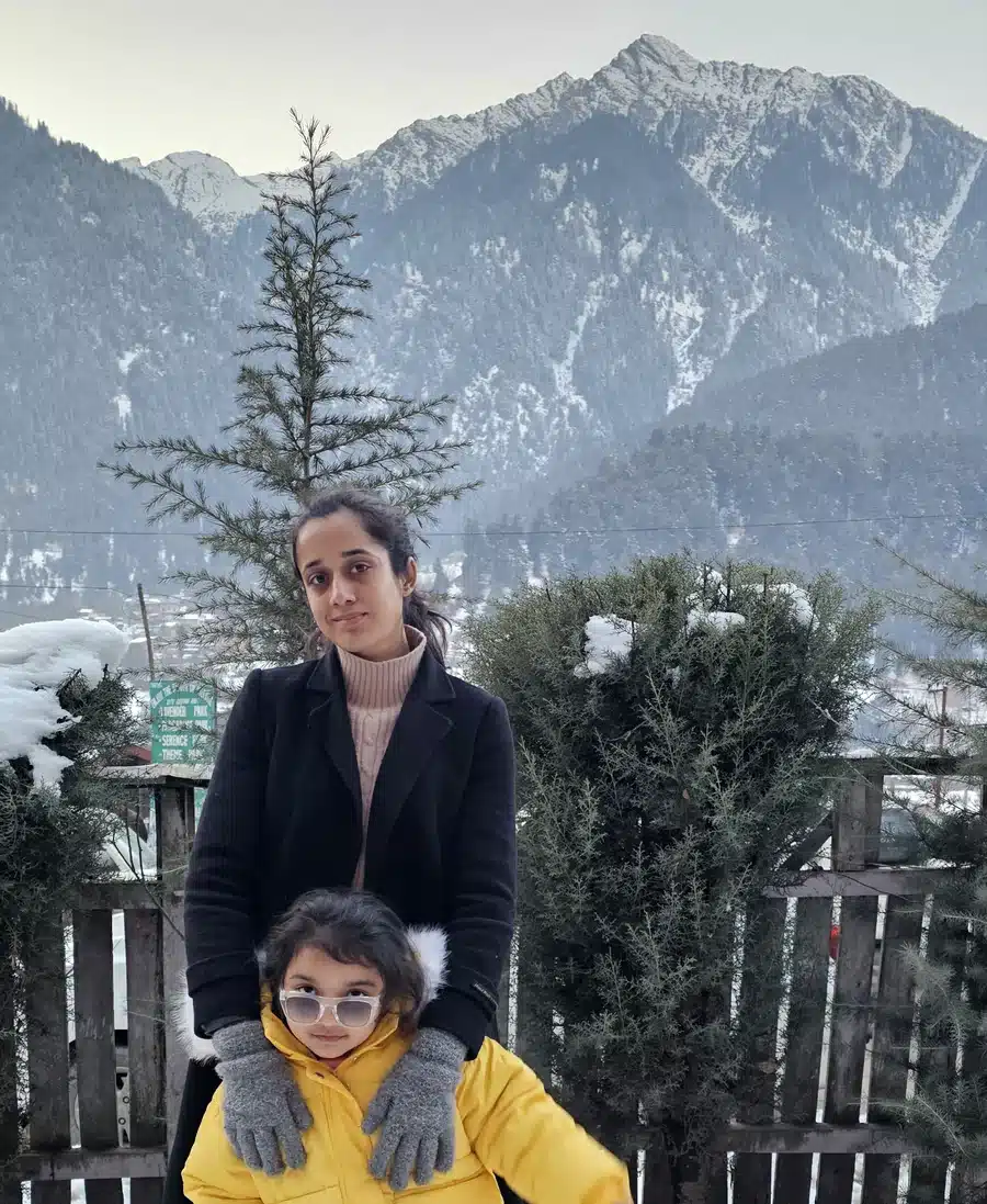 pahalgam snow view kashmir tour Snow covered valley and pine slopes seen on a Sonmarg day trip from Srinagar