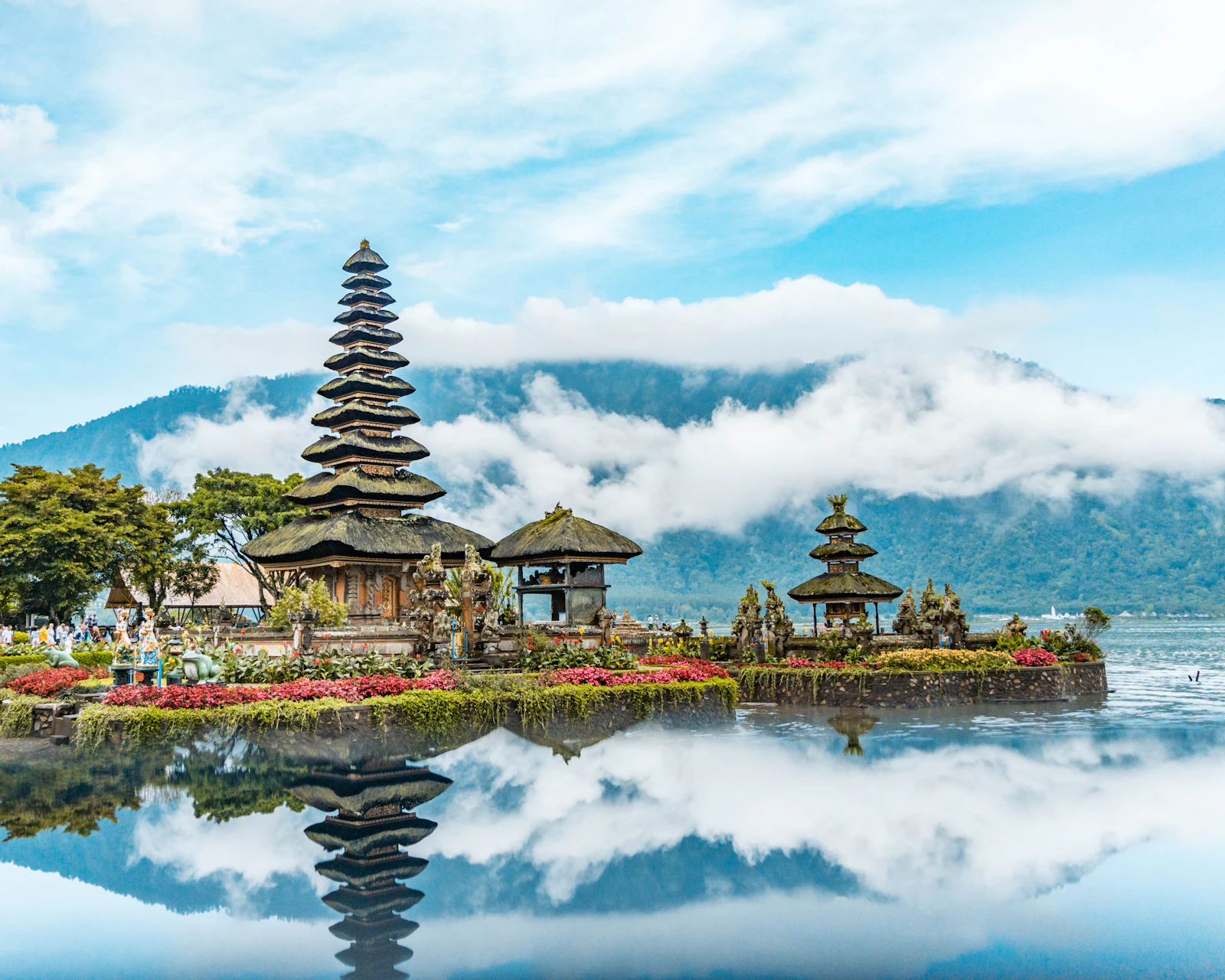 suzu abroad bali 2 Pura Ulun Danu Bratan temple on Lake Bratan, Bali