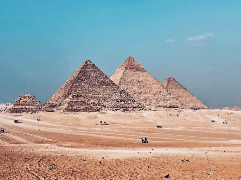 suzu abroad egypt Pyramids of Giza in the desert, Egypt