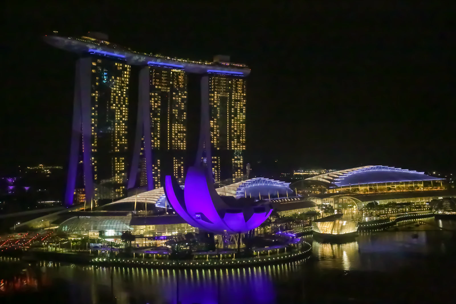 suzu abroad singapore 1 Marina Bay Sands and the ArtScience Museum lit up at night, Singapore