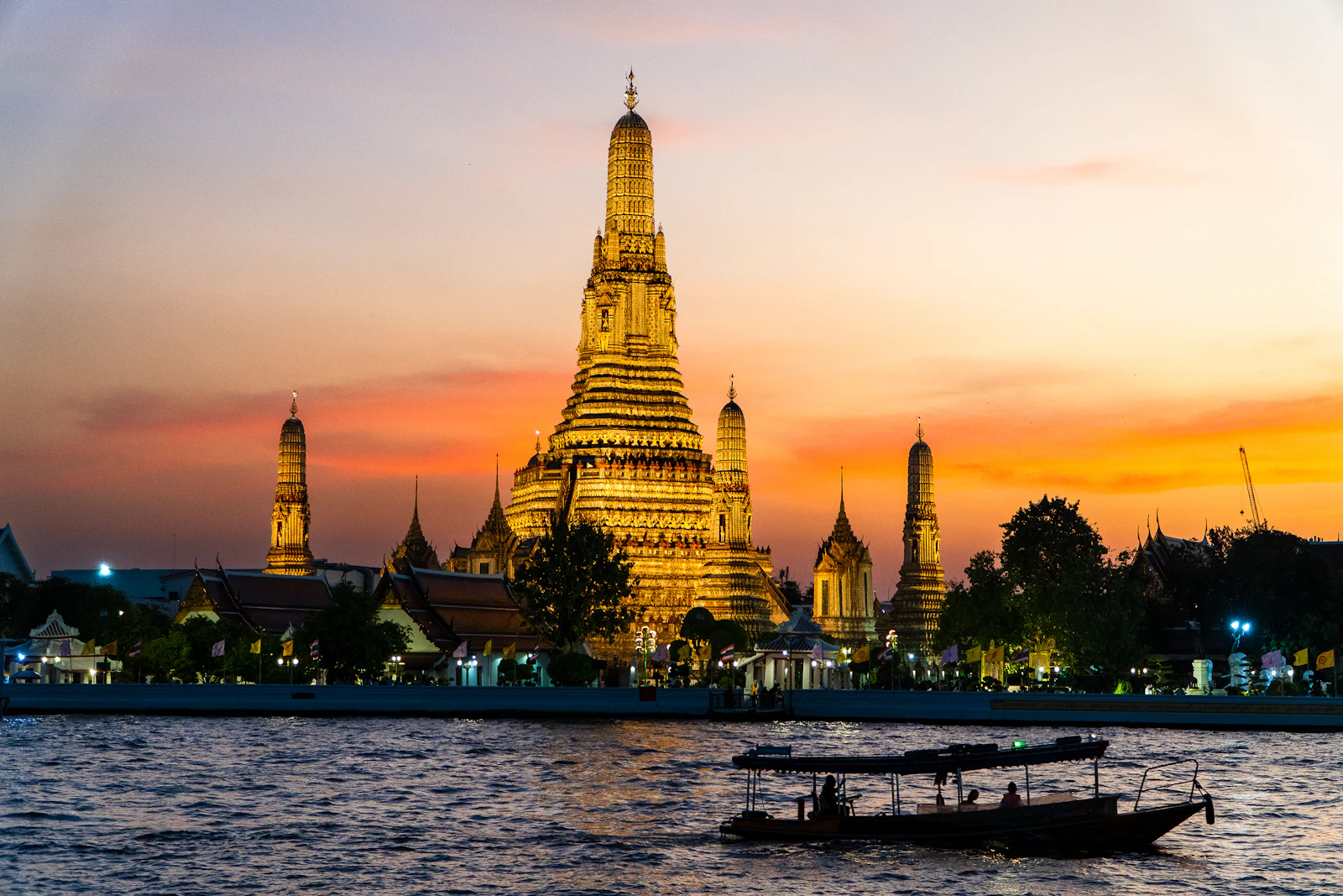 suzu abroad thailand 2 Wat Arun temple at sunset on the Chao Phraya River, Bangkok